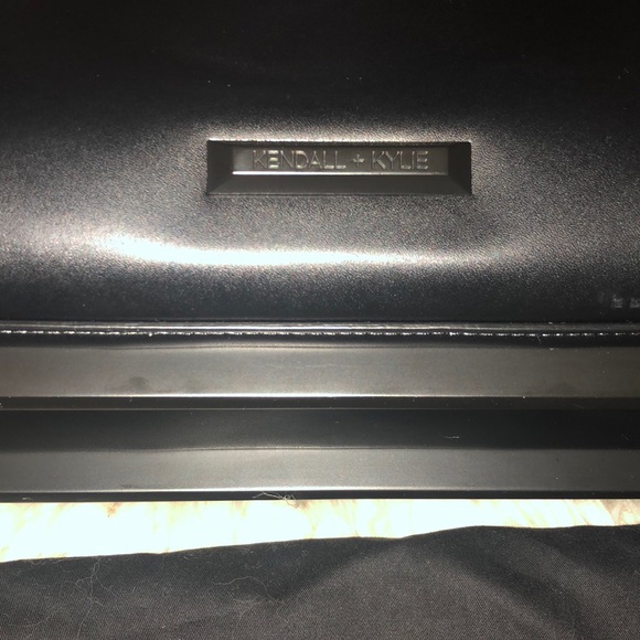 Kendall And Kylie Handbag - Picture 5 of 7